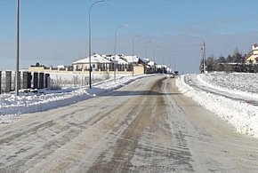 Silny wiatr, zawieje i zamiecie śnieżne w powiecie kolneńskim-50590