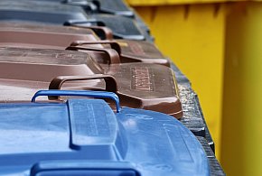 Fioletowe worki na odpady. Oto, co powinno tam trafiać-50925