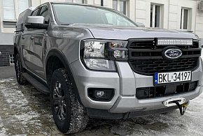 Nowe auta kolneńskiej Policji: Fordy oraz  Suzuki S-Cross i Skoda Octavia