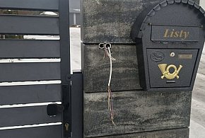 Mężczyzna ukradł domofon z prywatnej posesji policjanta