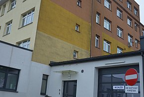 „Rz”: Za dużo położnych  i coraz mniej porodów