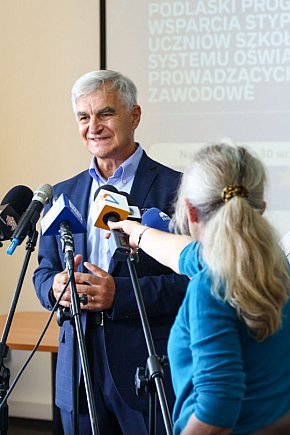 Rozpoczął się nabór na stypendia dla uczniów szkół zawodowych-5461