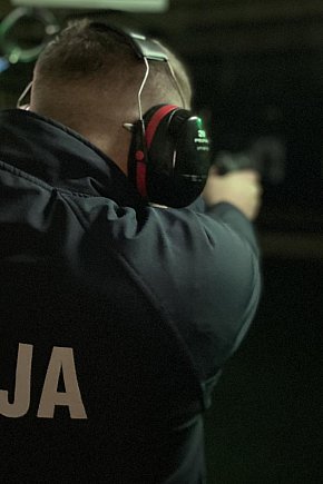 Policjanci na strzelnicy-5672