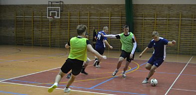 Kolno: Ruszają rozgrywki popularnej halówki (terminarz)-49202