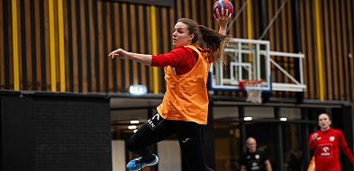 Duśka zagra dzisiaj z Chinkami-49758