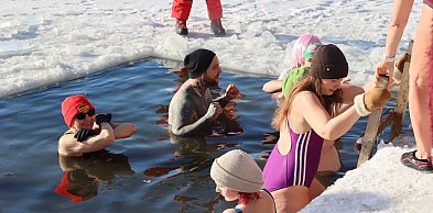 Na rzece Netta Augustowski Zlot Morsów przy temperaturze  - 17 st. C