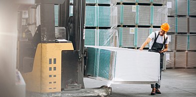 Ile kosztuje winda towarowa i od czego zależy jej cena?