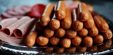 Parówki z indyka w diecie dziecka – jak wybrać produkt o dobrym składzie?