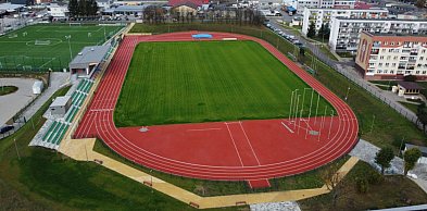 Fotowoltaika z magazynami energii na basenie i stadionie