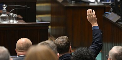 Sejm uchwalił ustawę likwidującą 1 października CBA