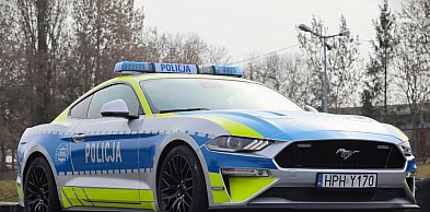 Skonfiskowany pijanemu kierowcy Mustang oficjalnie w służbie mazowieckiej policji