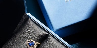 Czym wyróżniają się platynowe pierścionki z oferty Aclari Diamonds?