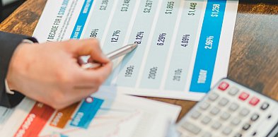 Jak sprawdzić, ile naprawdę kosztuje kredyt hipoteczny ze zmiennym oprocentowaniem