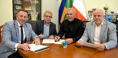 Rusza modernizacja wejścia do bibliotek powiatowej