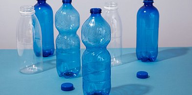 Opakowania plastikowe spożywcze a obowiązujące normy. Co warto wiedzieć?