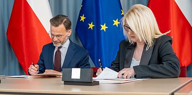 Burmistrz Stawisk podpisała umowę z wojewodą