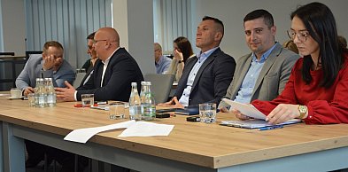 Radni skupili się na inwestycjach i systemie pomocy społecznej