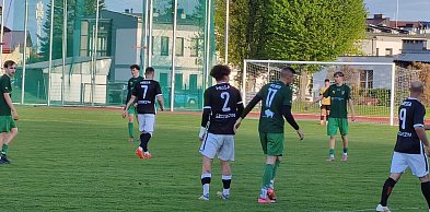 Derby dla Szczuczyna. Dziwne wydarzenia podczas meczu w Kolnie