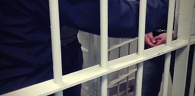 Awantura w barze: krzyczał, że "załatwi" policjanta i go "zwolni"