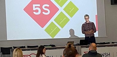 Rozwój kompetencji i wdrażanie filozofii Lean w organizacjach produkcyjnych