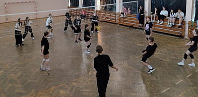 PIERWSZY SET HISTORII – Mini Turniej Siatkarski w Grabowie