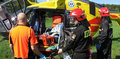 Wypadek w miejscowości Stare Kiełcze. Poszkodowanego zabrał śmigłowiec