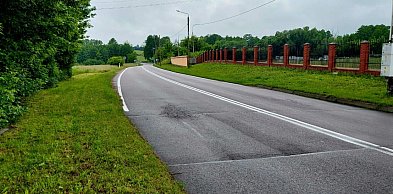 Radny apeluje o budowę chodnika przy drodze