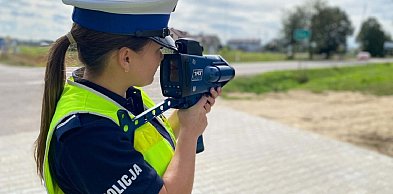Szokujące prędkości i wysokie mandaty! Dwójka kierowców bez praw jazdy