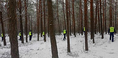 Zaginął mężczyzna, który wybrał się do pobliskiego lasu-49653