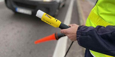 Pijani kierowcy: Jeden pobił rekord, drugi uderzył w drzewo-49872