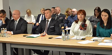 Dzisiaj obradowali radni powiatowi (fotorelacja)-50340