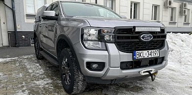 Nowe auta kolneńskiej Policji: Fordy oraz  Suzuki S-Cross i Skoda Octavia