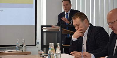 Radny krytycznie o działaniach starosty kolneńskiego