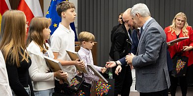 Wyróżnienie dla uczniów ze szkoły w Stawiskach-49800