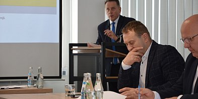 Radny krytycznie o działaniach starosty kolneńskiego