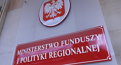 Uchwały gmin ws. nielegalnych imigrantów, a dostęp do unijnych funduszy-48856