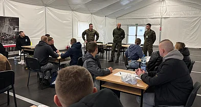 Wcielenie ochotników do kolneńskiego batalionu-48884