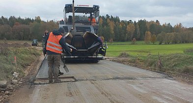 Trwają prace przy przebudowie drogi gminnej-48929