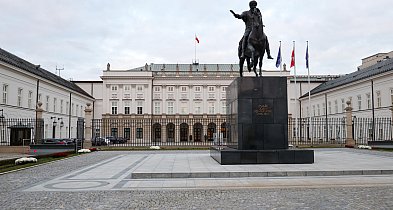 Prezydent podpisał ustawę pozwalającą gminom na inwestycje publiczne przed ...-49111