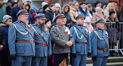 Stawiski: Uroczystości pod Pomnikiem Niepodległości Ojczyzny-49265