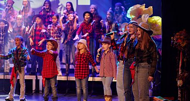 Koncert „Nasza Osiecka” w kolneńskim domu kultury (fotorelacja)-50067
