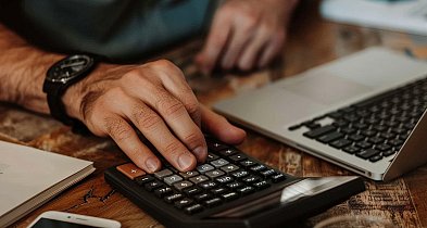 Od 2026 roku przedsiębiorców obowiązuje nowa wysokość  składek-51022