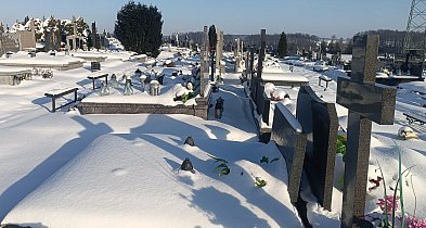 Kolneński cmentarz w zimie (fotorelacja)