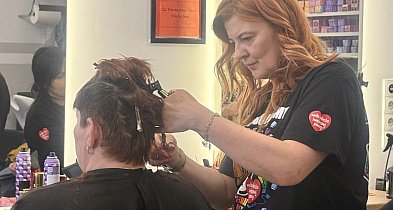 WOŚP w Kolnie: mieszkańcy strzygą się do puszki