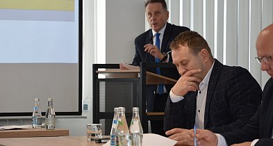 Radny krytycznie o działaniach starosty kolneńskiego