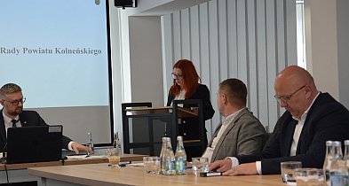 Więcej czytelników korzysta ze zbiorów biblioteki powiatowej