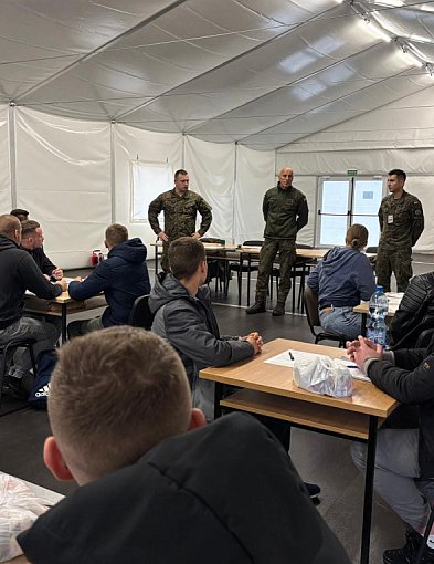 Wcielenie ochotników do kolneńskiego batalionu-48884