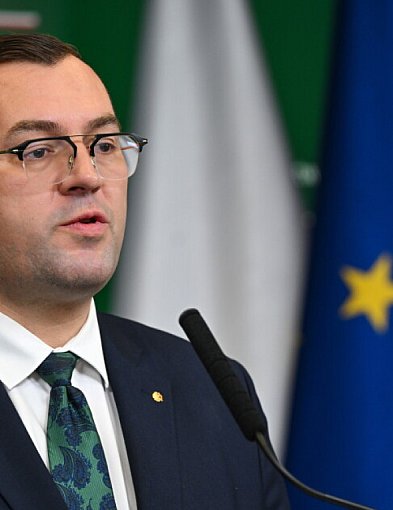 Krajewski: zanim doszło do transakcji w Zabłotni, CPK korespondował z KOWR w ...-49064