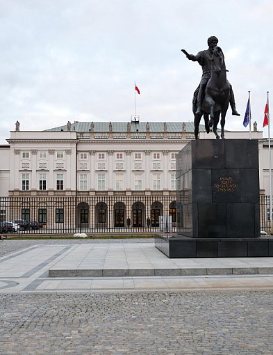 Prezydent podpisał ustawę pozwalającą gminom na inwestycje publiczne przed ...-49111