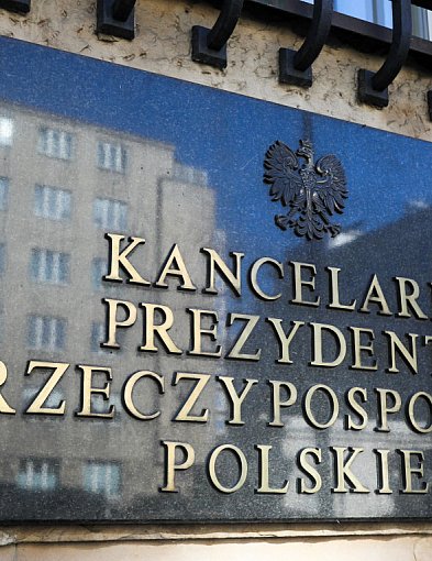 Wszystkie umowy JST mają być jawne. Ustawa skierowana do podpisu-49973